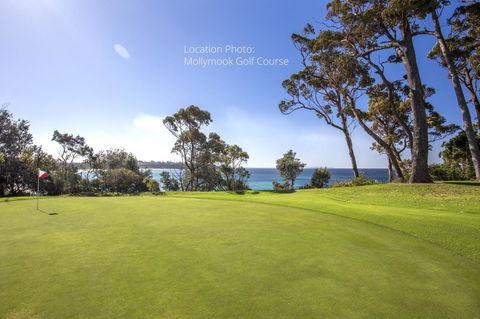 Beachfront 2 - Accommodation Burleigh 21