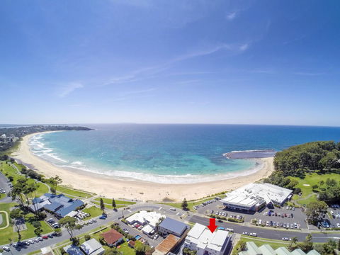 Beachfront 2 - Accommodation Burleigh 5