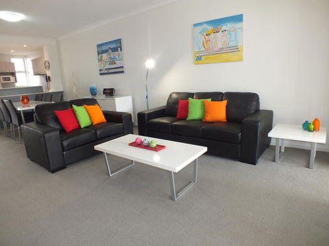 Pacific Marina Apartments - Accommodation Burleigh 4