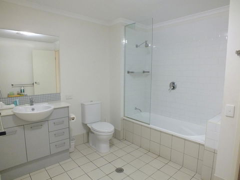 Pacific Marina Apartments - Accommodation Burleigh 5