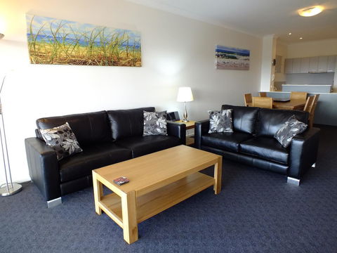 Pacific Marina Apartments - Accommodation Burleigh 16