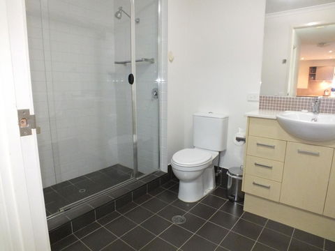 Pacific Marina Apartments - Accommodation Burleigh 12