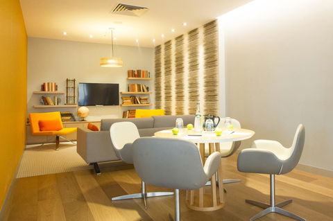 Novotel Sydney Darling Harbour - Accommodation Burleigh 27