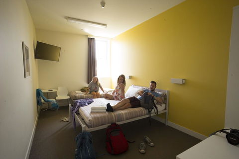 YHA Sydney Harbour - Accommodation Burleigh 3