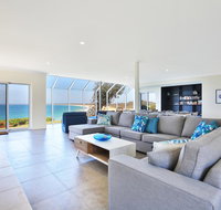 Neptune - Absolute Beachfront - Accommodation Burleigh