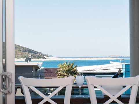 Blue View @ Fingal Bay - Accommodation Burleigh 13