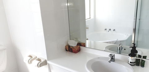 Marina Resort - Accommodation Burleigh 19