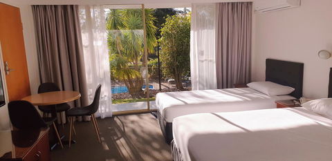 Marina Resort - Accommodation Burleigh 18