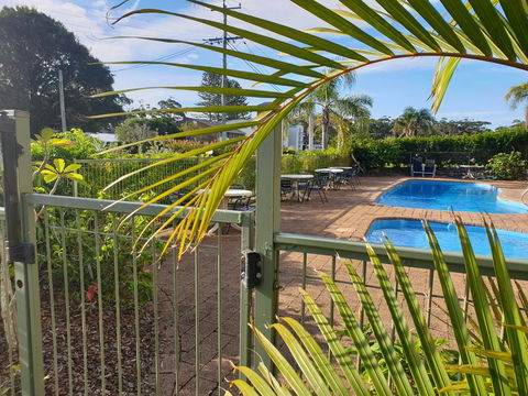 Marina Resort - Accommodation Burleigh 10