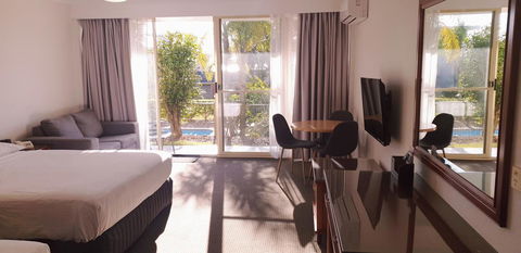 Marina Resort - Accommodation Burleigh 43