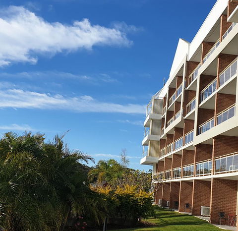 Marina Resort - Accommodation Burleigh 23