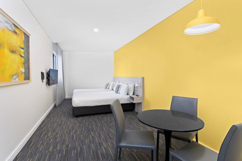 Value Suites Green Square - Accommodation Burleigh 26