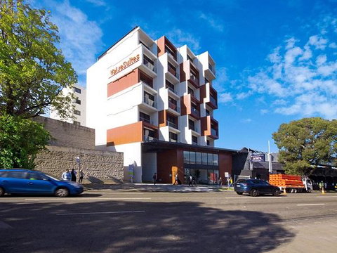 Value Suites Green Square - Accommodation Burleigh 1