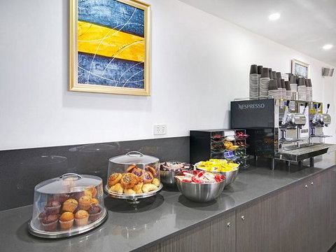 Value Suites Green Square - Accommodation Burleigh 8