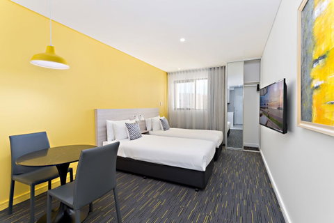 Value Suites Green Square - Accommodation Burleigh 24