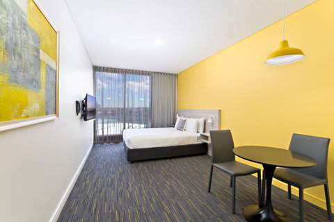 Value Suites Green Square - Accommodation Burleigh 27
