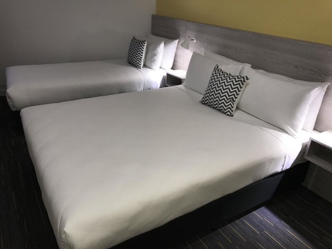 Value Suites Green Square - Accommodation Burleigh 15