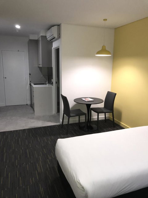 Value Suites Green Square - Accommodation Burleigh 16
