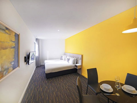 Value Suites Green Square - Accommodation Burleigh 9