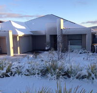 Jindabyne Executive - Accommodation Burleigh