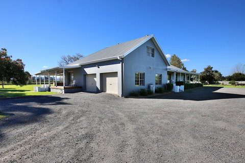 Terara Riverside Retreat - Accommodation Burleigh 43