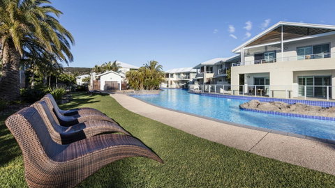 Oaks Port Stephens Pacific Blue Resort - Accommodation Burleigh 2