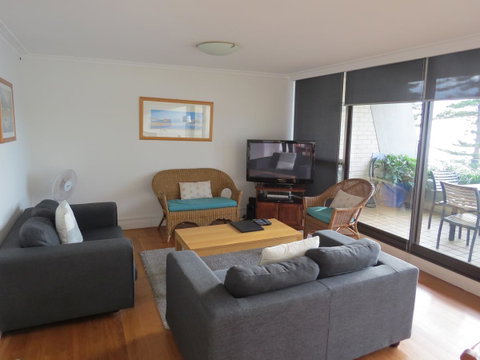 Manly Paradise Motel & Apartments - Accommodation Burleigh 25