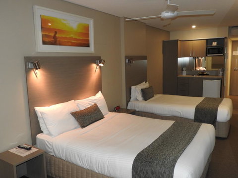 Manly Paradise Motel & Apartments - Accommodation Burleigh 1