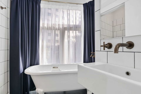 Hotel Harry, Ascend Hotel Collection - Accommodation Burleigh 32