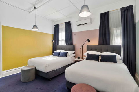 Hotel Harry, Ascend Hotel Collection - Accommodation Burleigh 6