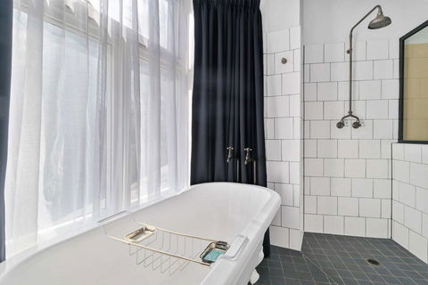 Hotel Harry, Ascend Hotel Collection - Accommodation Burleigh 15