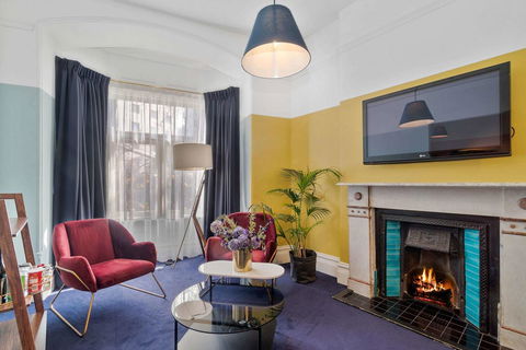 Hotel Harry, Ascend Hotel Collection - Accommodation Burleigh 2