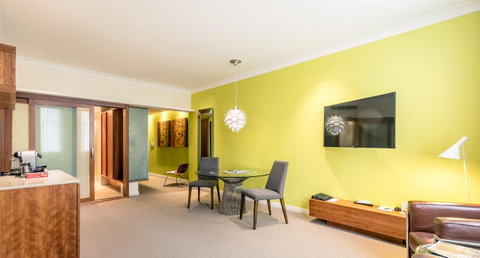 The Grace Hotel - Accommodation Burleigh 10
