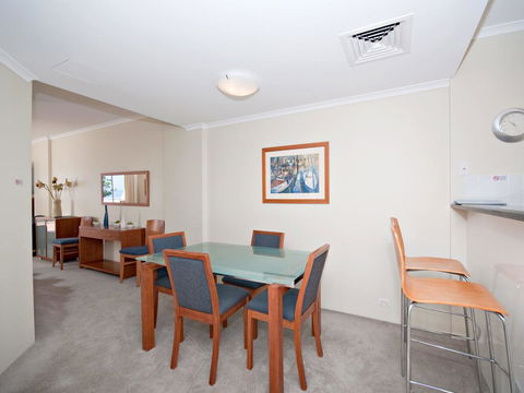 Messines Street, Breakwater Apartment, 104 - Accommodation Burleigh 3