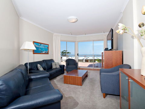 Messines Street, Breakwater Apartment, 104 - Accommodation Burleigh 1