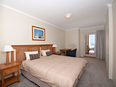 Messines Street, Breakwater Apartment, 104 - Accommodation Burleigh 5