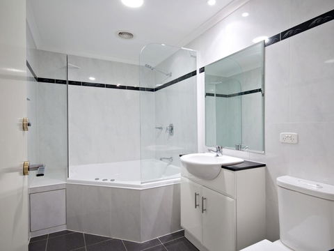 Messines Street, Breakwater Apartment, 104 - Accommodation Burleigh 9