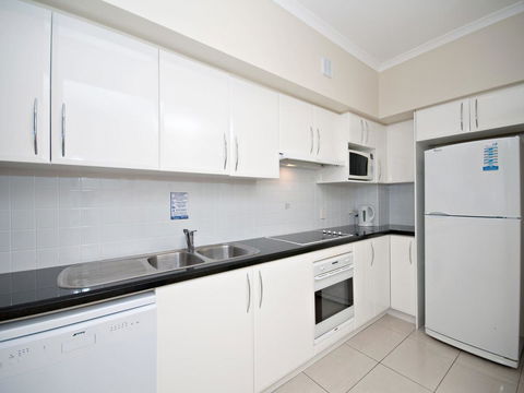 Messines Street, Breakwater Apartment, 104 - Accommodation Burleigh 4