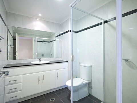 Messines Street, Breakwater Apartment, 104 - Accommodation Burleigh 6