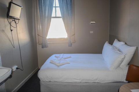 Commercial Hotel Motel Lithgow - Accommodation Burleigh 24