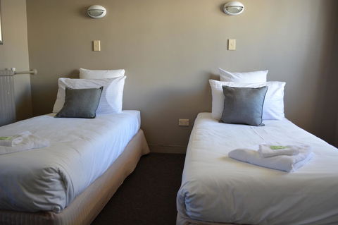 Commercial Hotel Motel Lithgow - Accommodation Burleigh 30