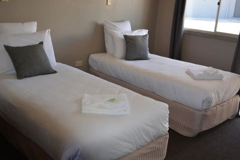 Commercial Hotel Motel Lithgow - Accommodation Burleigh 6