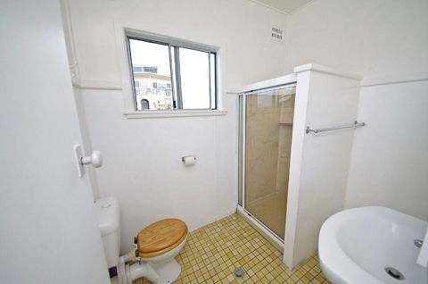 Apollo 1, 9 Hodgson Street - Accommodation Burleigh 5