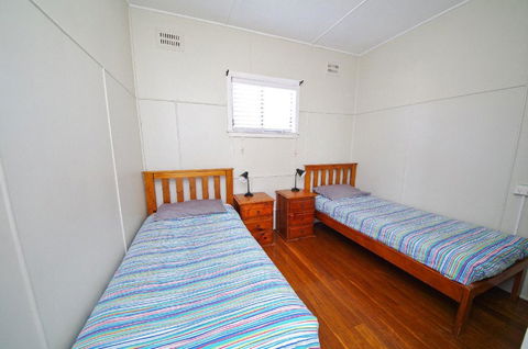 Apollo 1, 9 Hodgson Street - Accommodation Burleigh 6