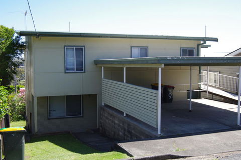 Apollo 1, 9 Hodgson Street - Accommodation Burleigh 1