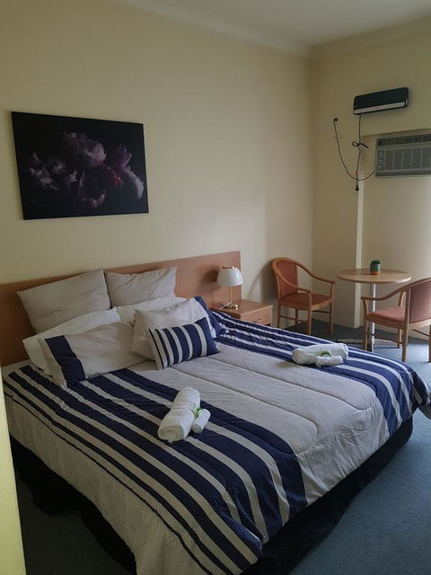 Rest Easy Motel - Accommodation Burleigh 40