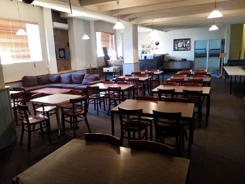 Rest Easy Motel - Accommodation Burleigh 4