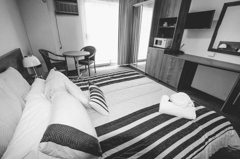Rest Easy Motel - Accommodation Burleigh 18