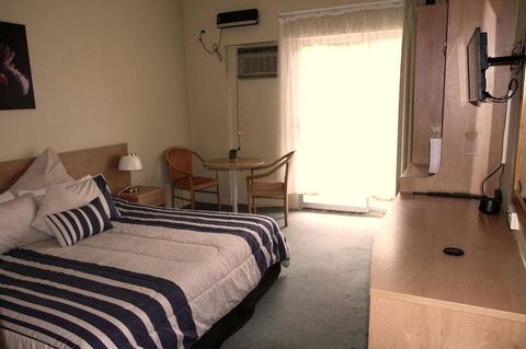 Rest Easy Motel - Accommodation Burleigh 15