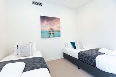 Brand New Executive Apartment - Accommodation Burleigh 23